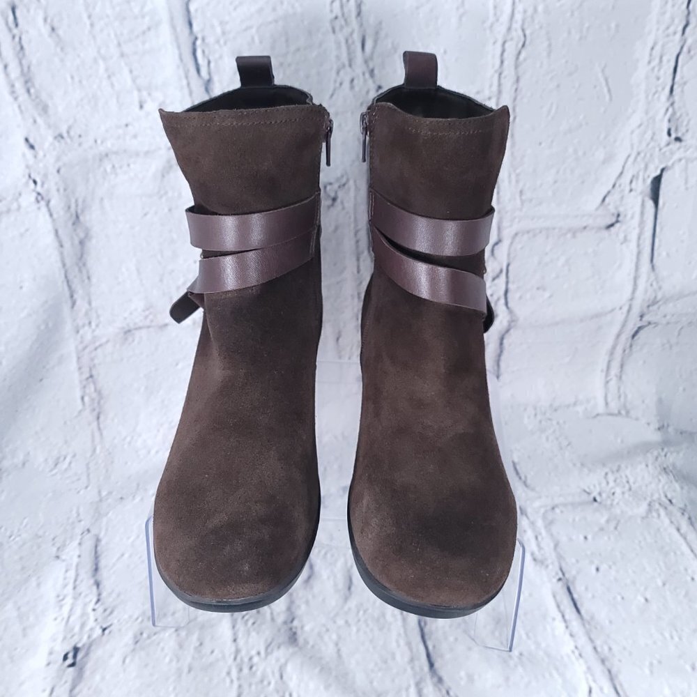 Array Brandy Womens Sz 10 Brown Suede‎ Leather Ankle Boot Booties Classy Chic - Picture 3 of 11